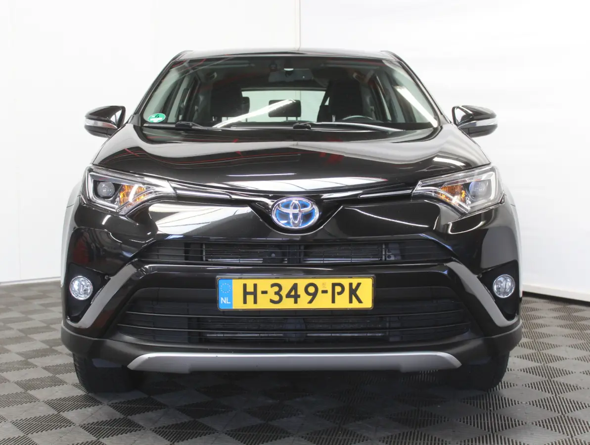 2.5 Hybrid Executive Business CLIMATE | CRUISE | CAMERA | LMV17 | ELECAKLEP | NAVI | LED