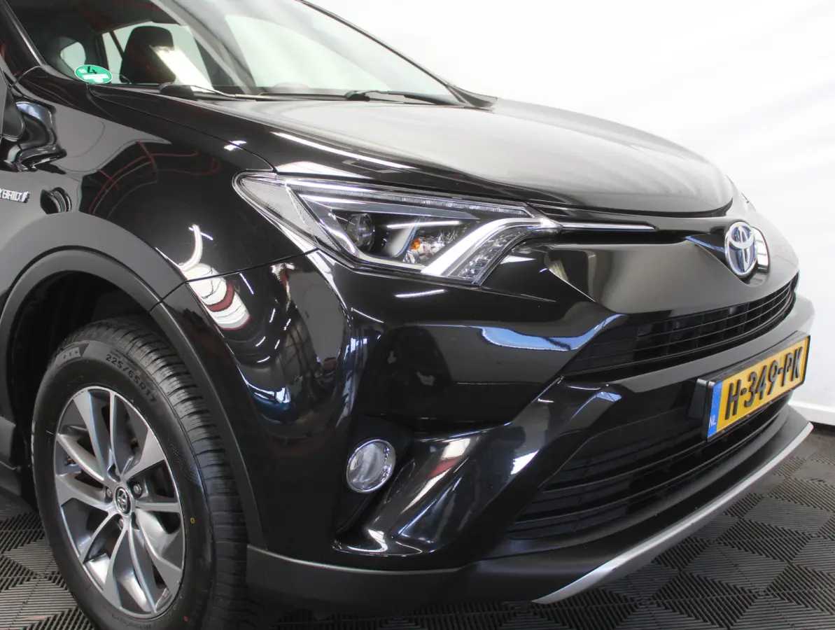 2.5 Hybrid Executive Business CLIMATE | CRUISE | CAMERA | LMV17 | ELECAKLEP | NAVI | LED
