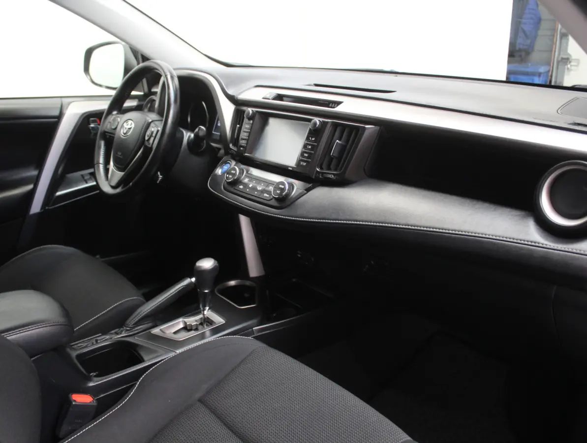 2.5 Hybrid Executive Business CLIMATE | CRUISE | CAMERA | LMV17 | ELECAKLEP | NAVI | LED