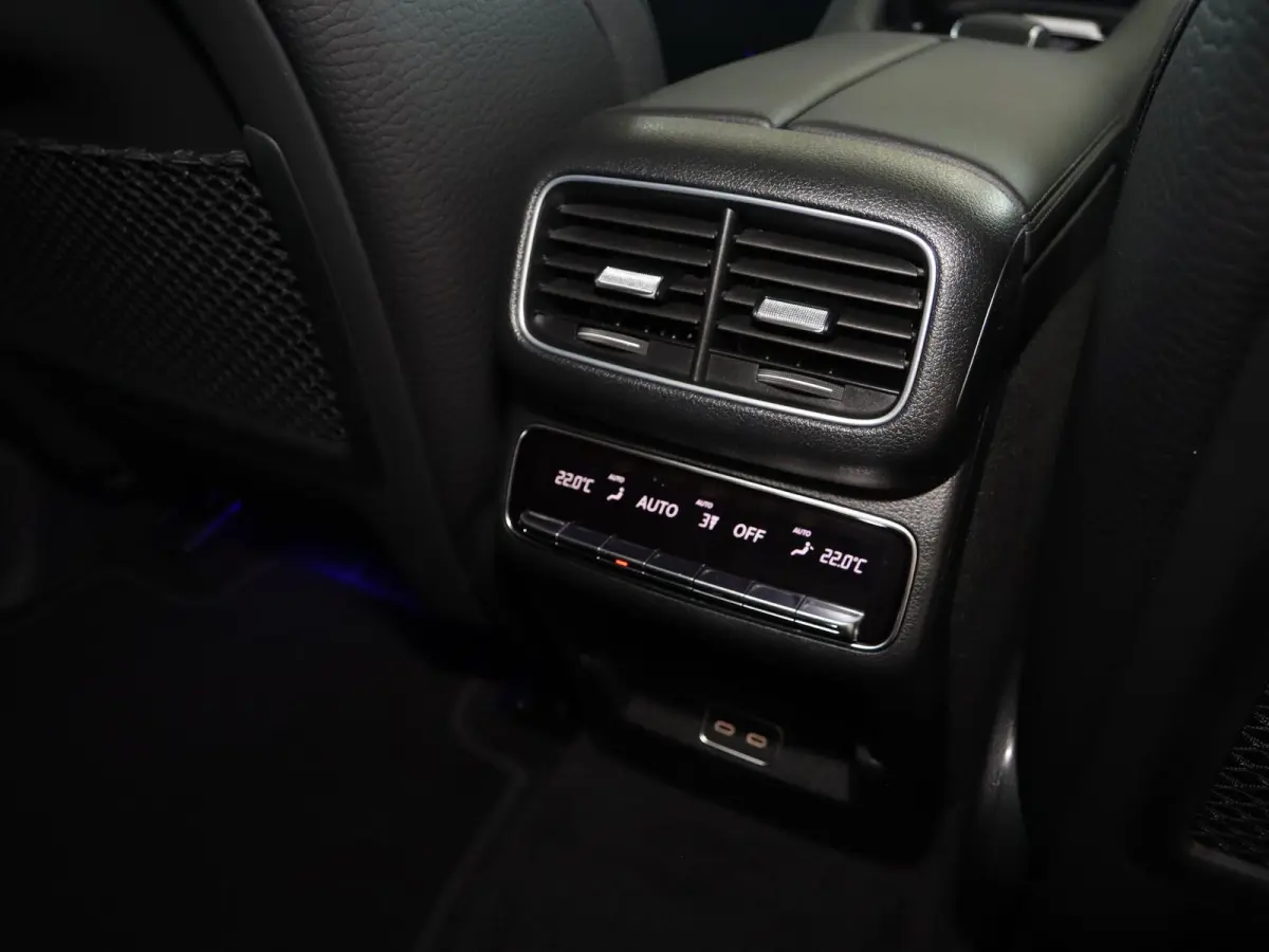 400e 4MATIC Sport Edition Premium Plus | Night | Premium Plus | Panoramaschuifdak | AIRMATIC | Trekhaak | Burmester | Massagestoelen | 22 inch AMG Velgen | Winter pakket |