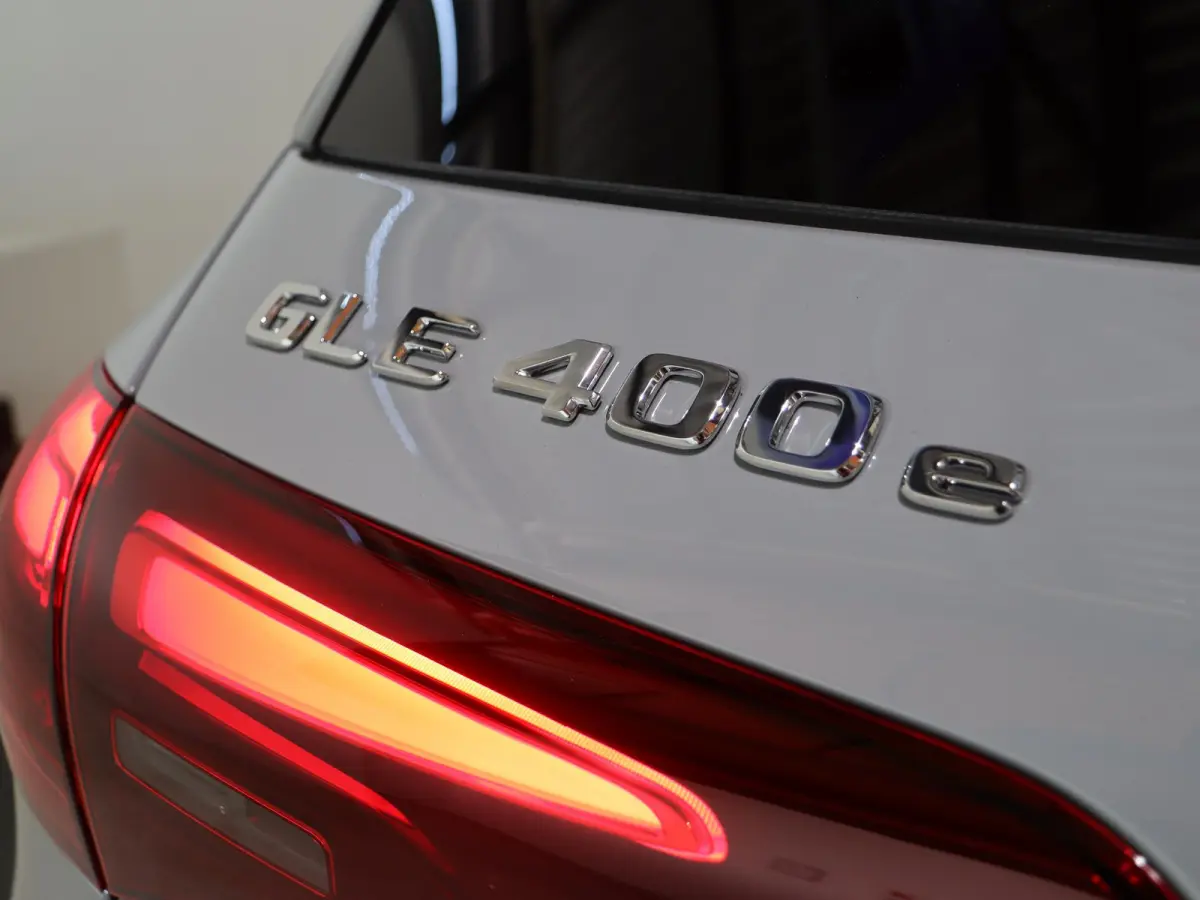 400e 4MATIC Sport Edition Premium Plus | Night | Premium Plus | Panoramaschuifdak | AIRMATIC | Trekhaak | Burmester | Massagestoelen | 22 inch AMG Velgen | Winter pakket |
