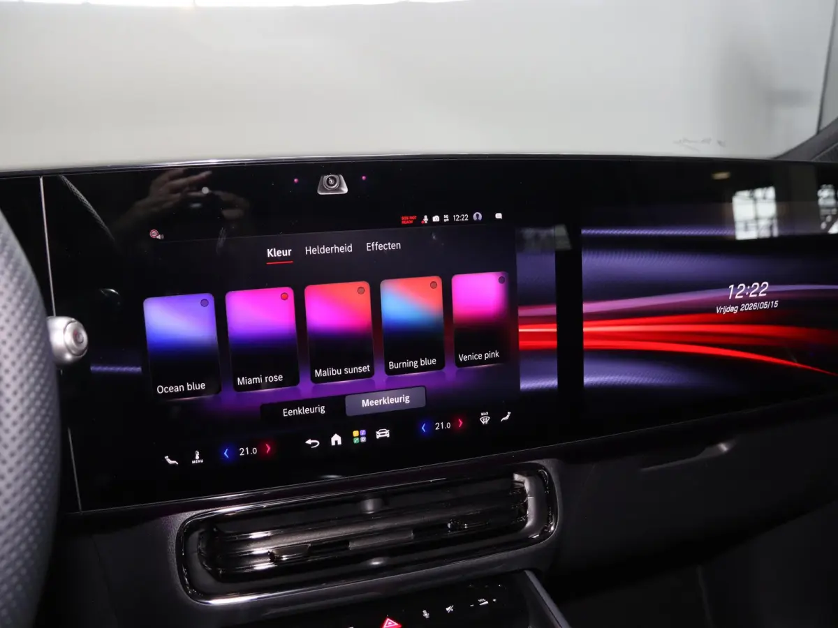 250+ Business Solution AMG 85.5 kWh | Premium pakket | Nightpakket | Dodehoekassistent | Achteruitrijcamera | Superscreen |