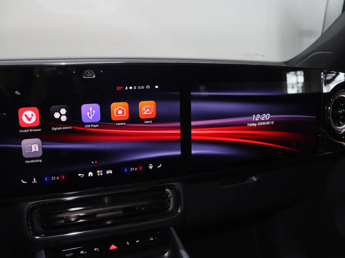 250+ Business Solution AMG 85.5 kWh | Premium pakket | Nightpakket | Dodehoekassistent | Achteruitrijcamera | Superscreen |