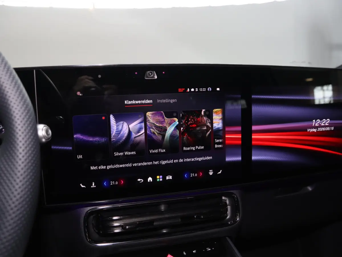 250+ Business Solution AMG 85.5 kWh | Premium pakket | Nightpakket | Dodehoekassistent | Achteruitrijcamera | Superscreen |