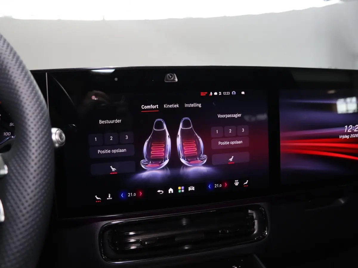 250+ Business Solution AMG 85.5 kWh | Premium pakket | Nightpakket | Dodehoekassistent | Achteruitrijcamera | Superscreen |