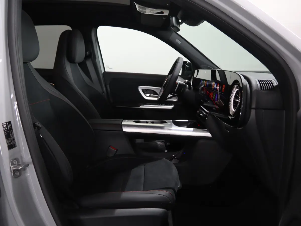 250+ Business Solution AMG 85.5 kWh | Premium pakket | Nightpakket | Dodehoekassistent | Achteruitrijcamera | Superscreen |
