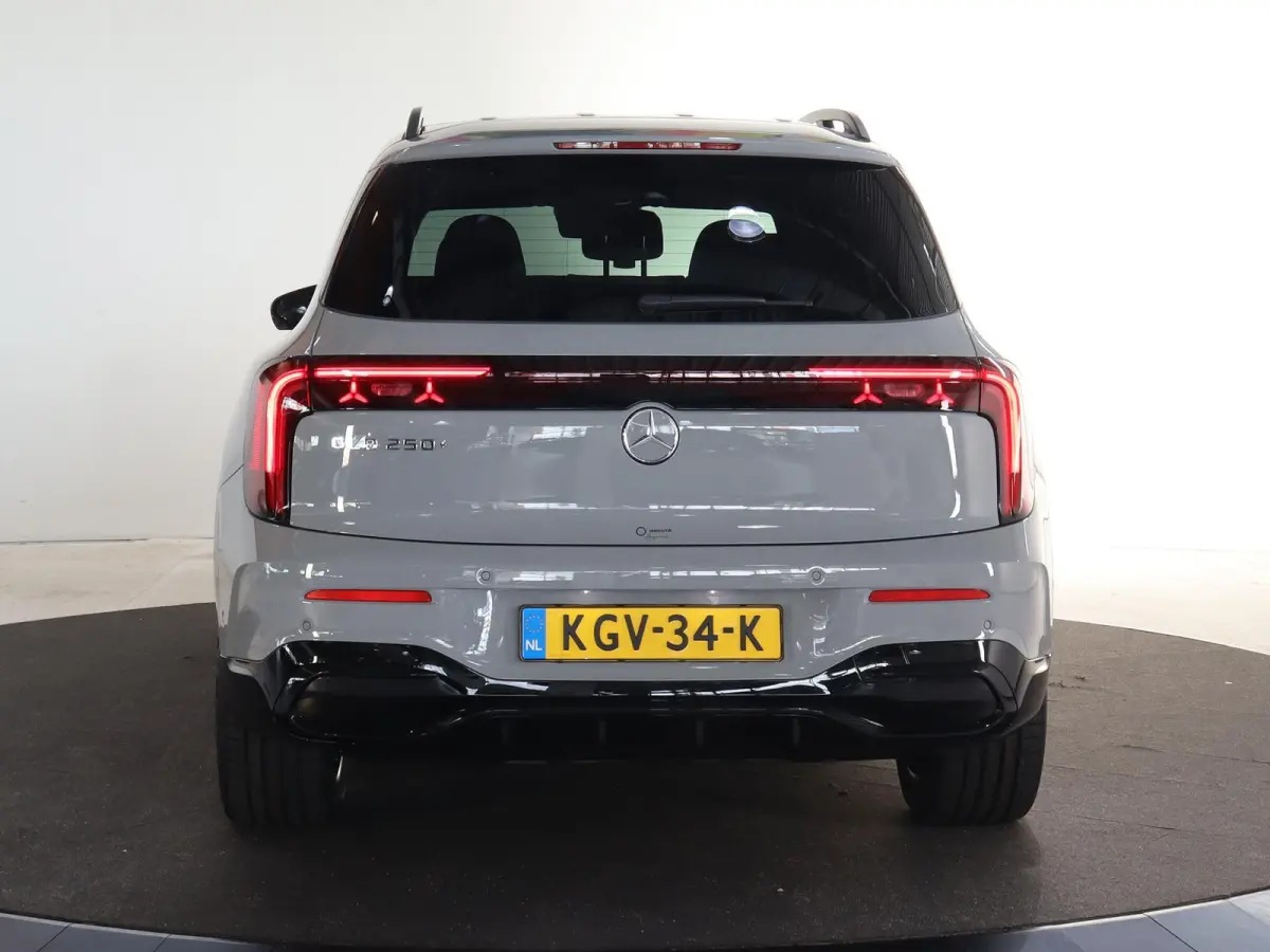 250+ Business Solution AMG 85.5 kWh | Premium pakket | Nightpakket | Dodehoekassistent | Achteruitrijcamera | Superscreen |