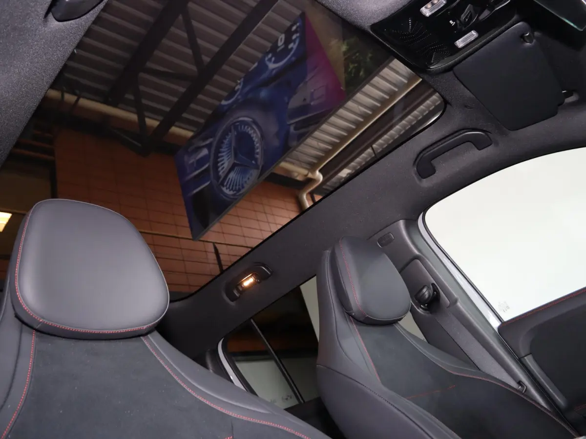 250+ Business Solution AMG 85.5 kWh | Premium pakket | Nightpakket | Dodehoekassistent | Achteruitrijcamera | Superscreen |