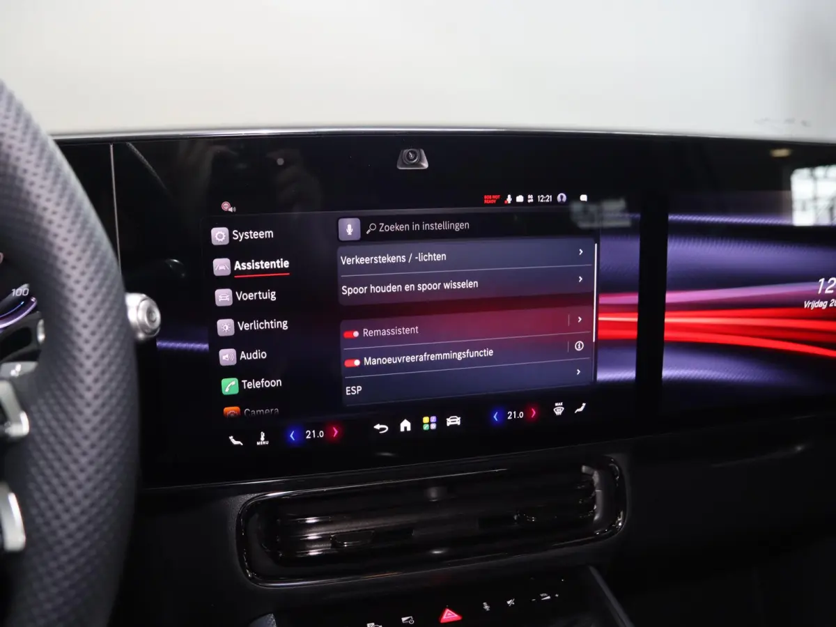 250+ Business Solution AMG 85.5 kWh | Premium pakket | Nightpakket | Dodehoekassistent | Achteruitrijcamera | Superscreen |
