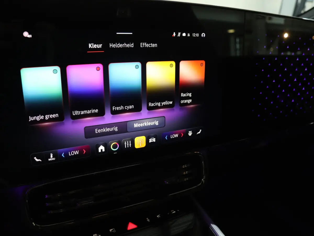 180 Business Solution AMG | Matrix led | 19" LM velgen | Night pakket | Memory pakket |