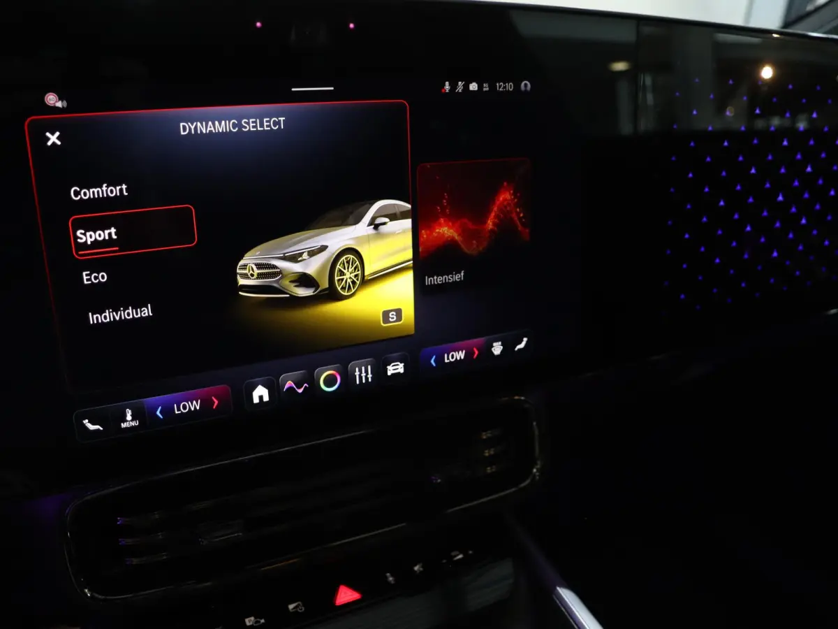 180 Business Solution AMG | Matrix led | 19" LM velgen | Night pakket | Memory pakket |