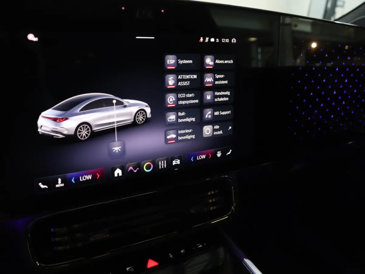 180 Business Solution AMG | Matrix led | 19" LM velgen | Night pakket | Memory pakket |