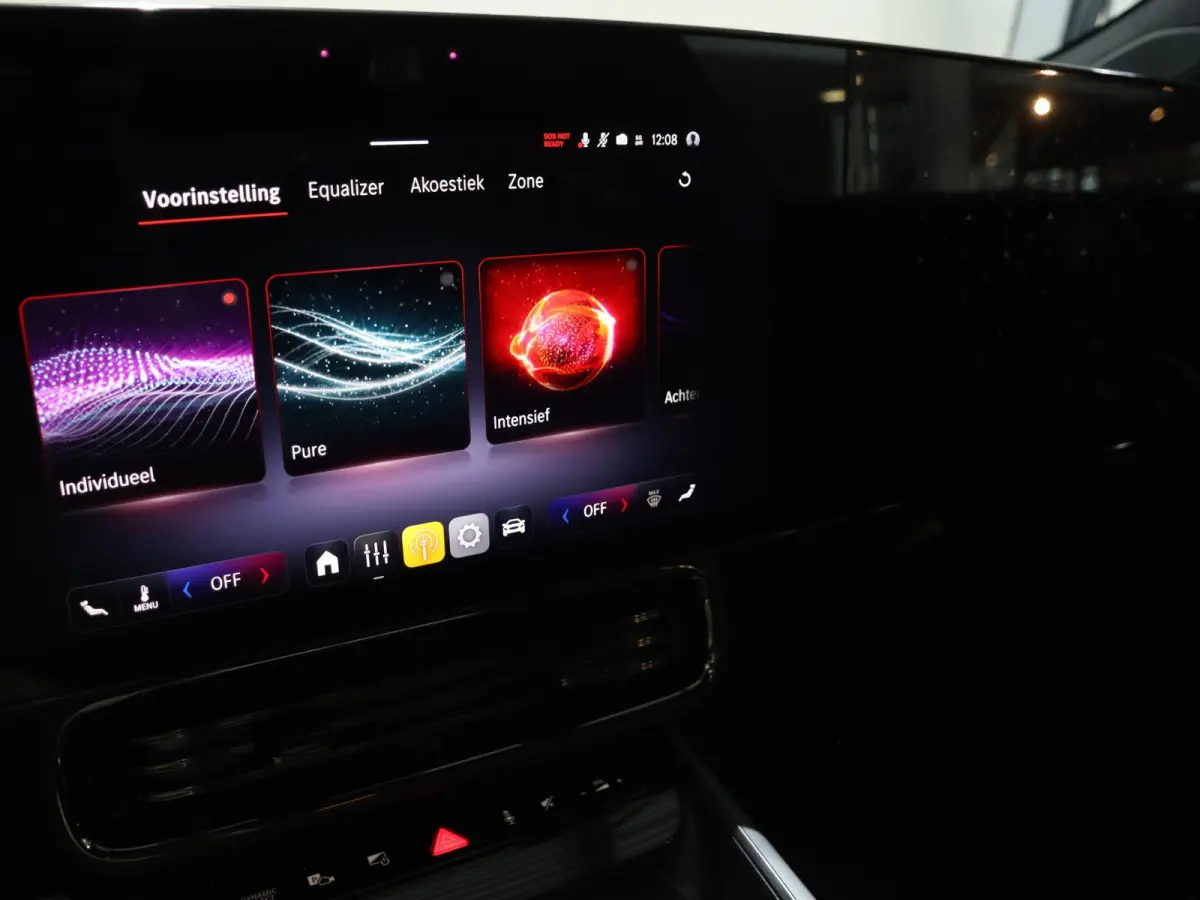 180 Business Solution AMG | Matrix led | 19" LM velgen | Night pakket | Memory pakket |