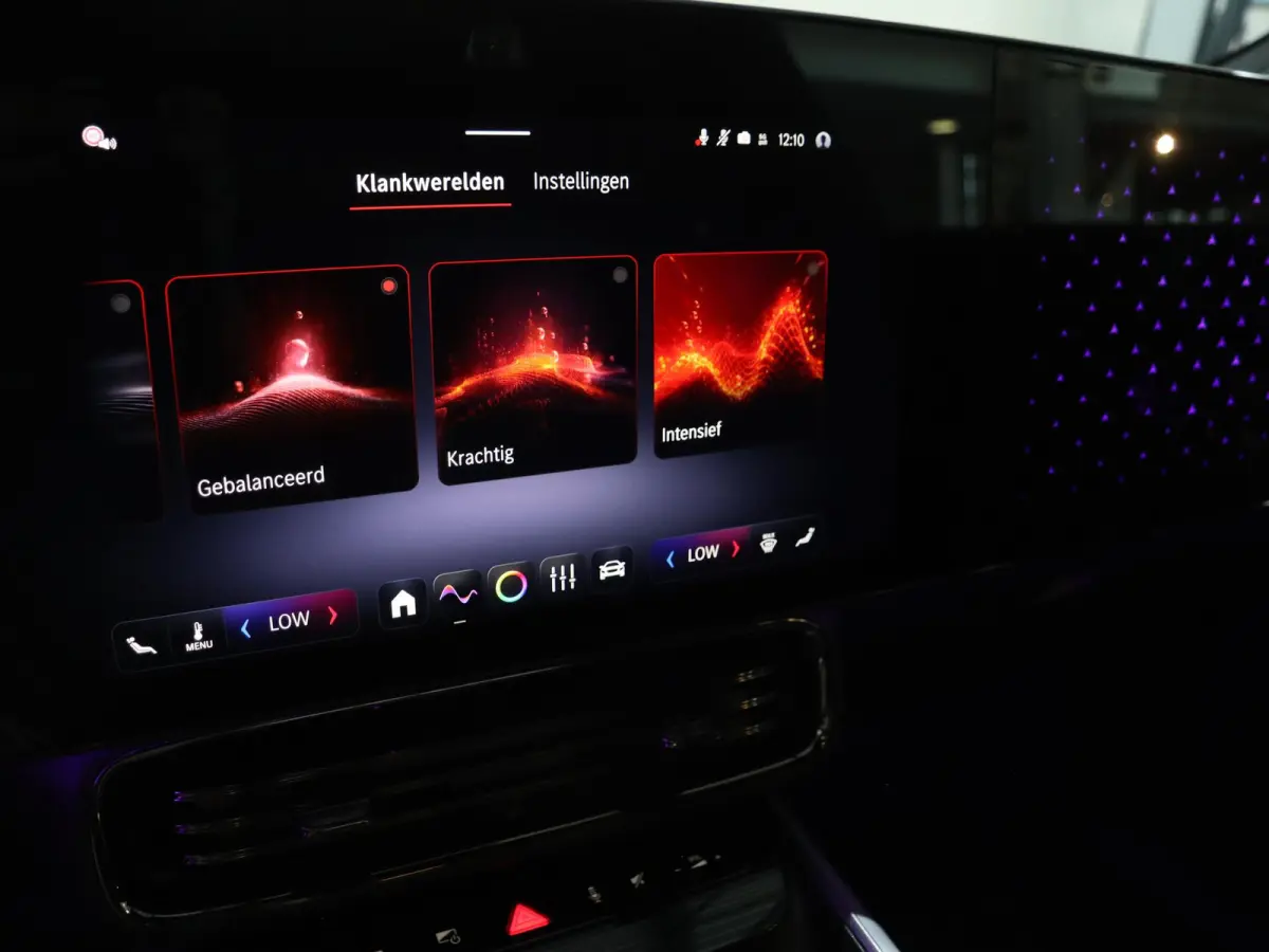 180 Business Solution AMG | Matrix led | 19" LM velgen | Night pakket | Memory pakket |