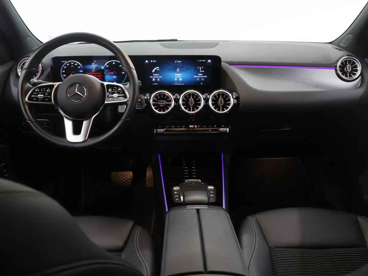 250 Business Solution Luxury 67 kWh | Achteruitrijcamera | Extra getint glas | Sfeerverlichting | Stoelverwarming |