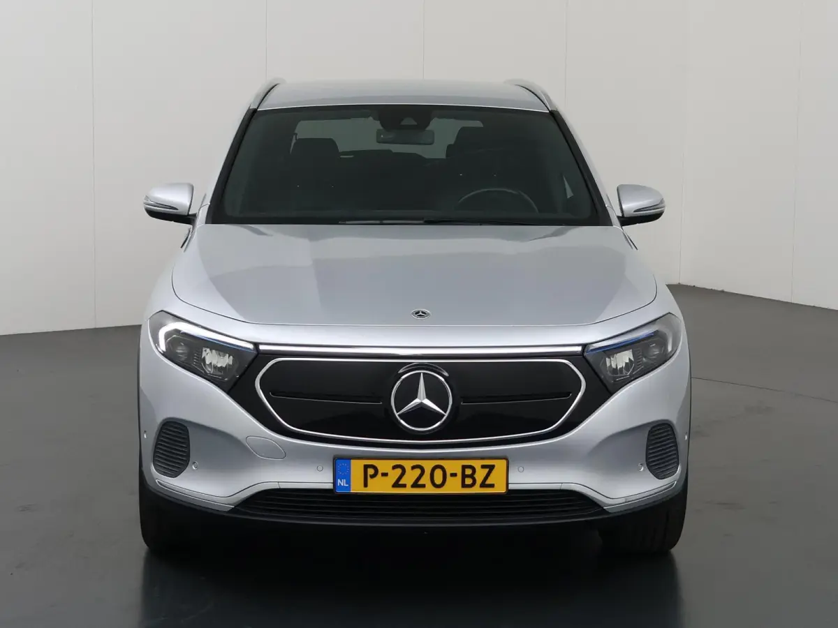 250 Business Solution Luxury 67 kWh | Achteruitrijcamera | Extra getint glas | Sfeerverlichting | Stoelverwarming |
