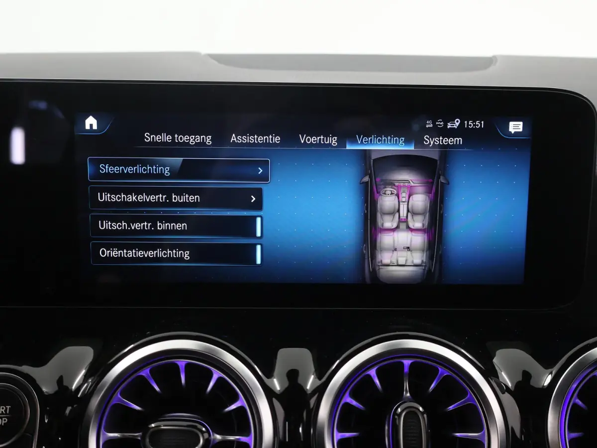 250 Business Solution Luxury 67 kWh | Achteruitrijcamera | Extra getint glas | Sfeerverlichting | Stoelverwarming |