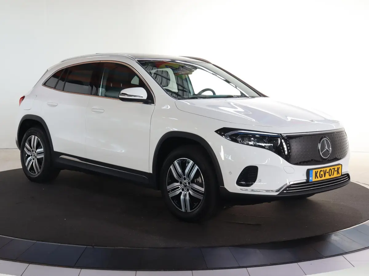 250+ Business Solution Luxury 71 kWh | Panoramaschuifdak | Rijassistentiepakket |  Winter pakket | Achteruitrijcamera | Dodehoekassistent |