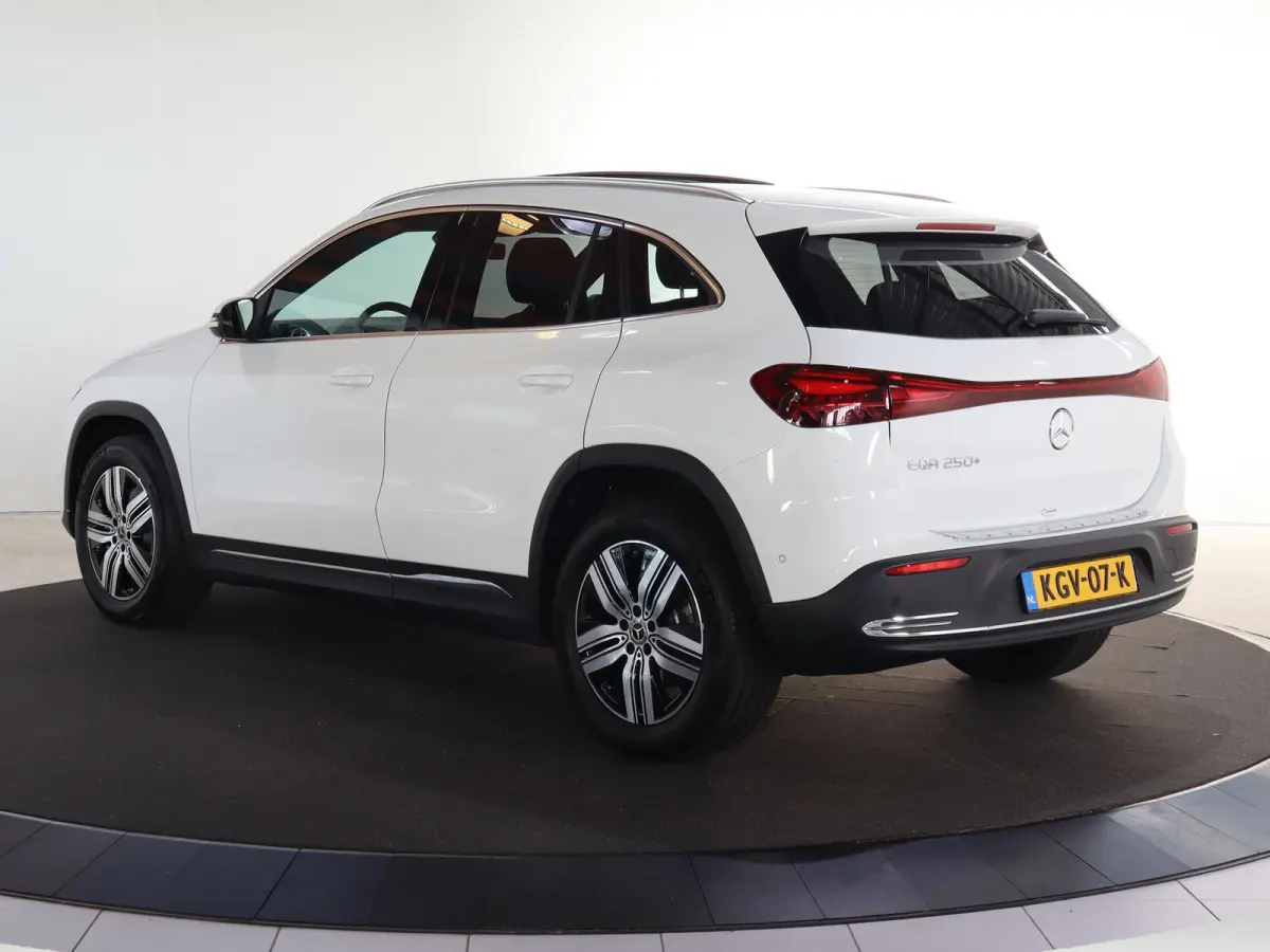 250+ Business Solution Luxury 71 kWh | Panoramaschuifdak | Rijassistentiepakket |  Winter pakket | Achteruitrijcamera | Dodehoekassistent |