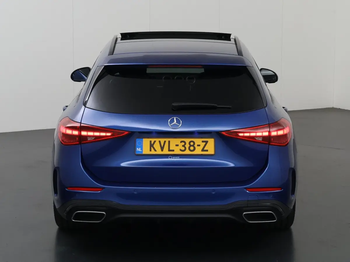 300 e AMG Line | Trekhaak | 360 graden camera | Night | Panoramadak | Digital Light | Memory stoelen |