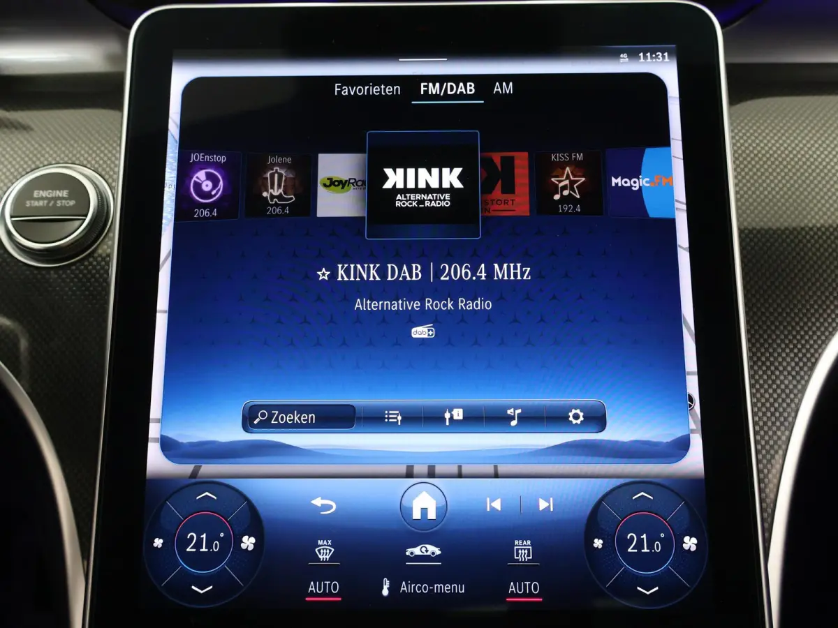 300 e AMG Line | Trekhaak | 360 graden camera | Night | Panoramadak | Digital Light | Memory stoelen |