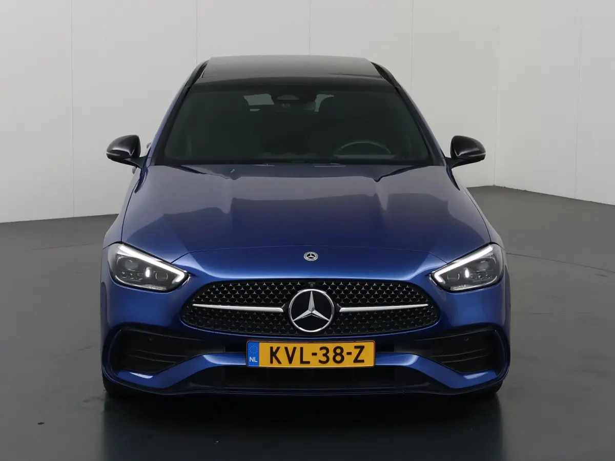 300 e AMG Line | Trekhaak | 360 graden camera | Night | Panoramadak | Digital Light | Memory stoelen |
