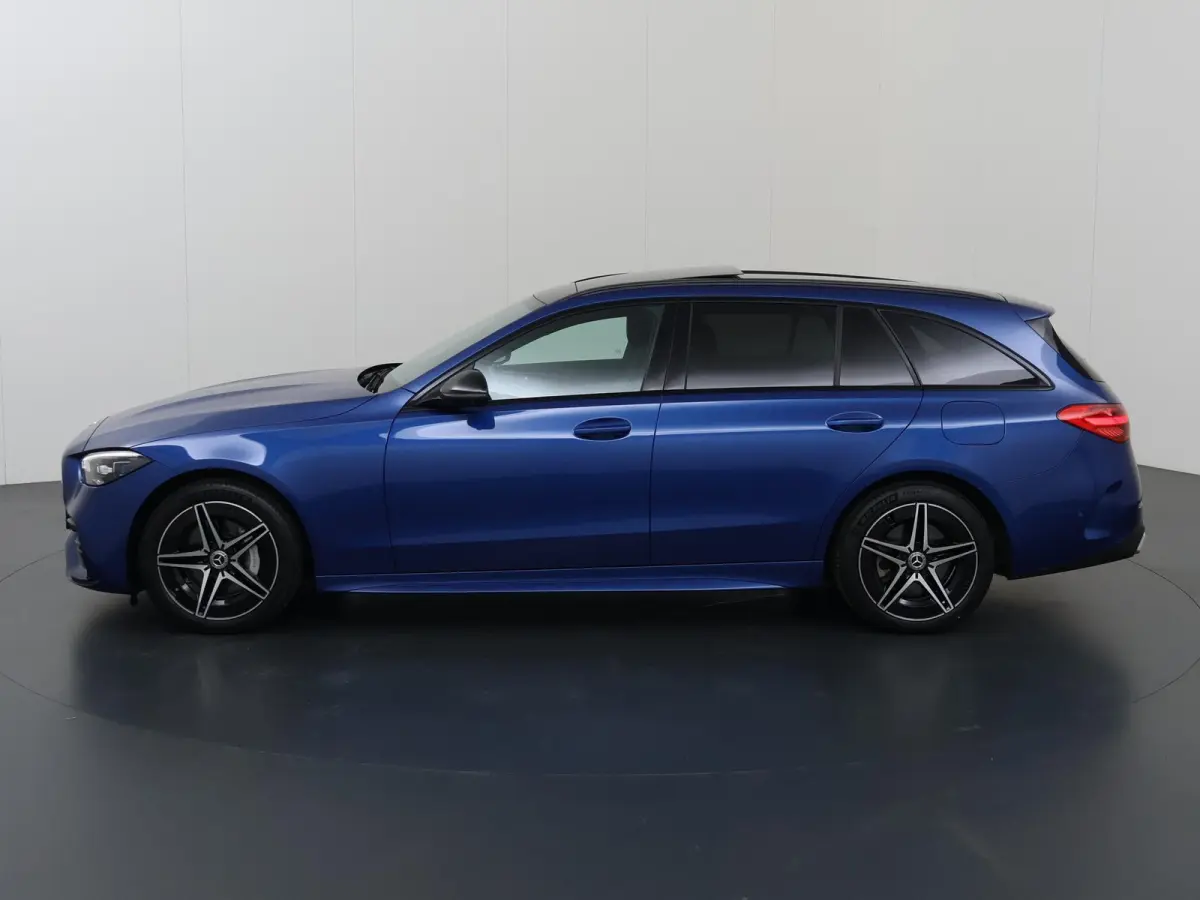 300 e AMG Line | Trekhaak | 360 graden camera | Night | Panoramadak | Digital Light | Memory stoelen |
