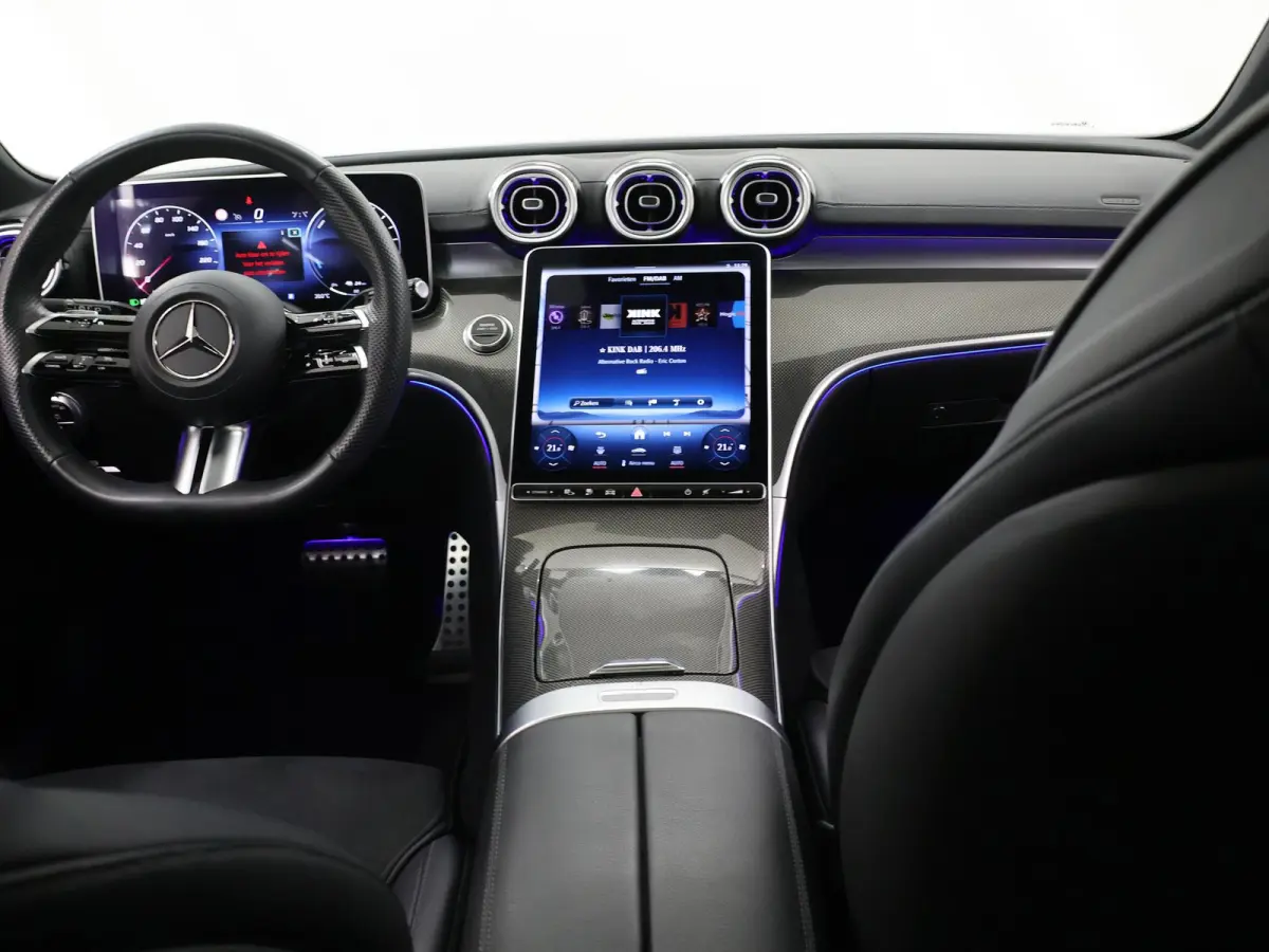 300 e AMG Line | Trekhaak | 360 graden camera | Night | Panoramadak | Digital Light | Memory stoelen |
