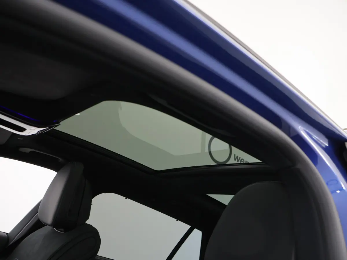 300 e AMG Line | Trekhaak | 360 graden camera | Night | Panoramadak | Digital Light | Memory stoelen |