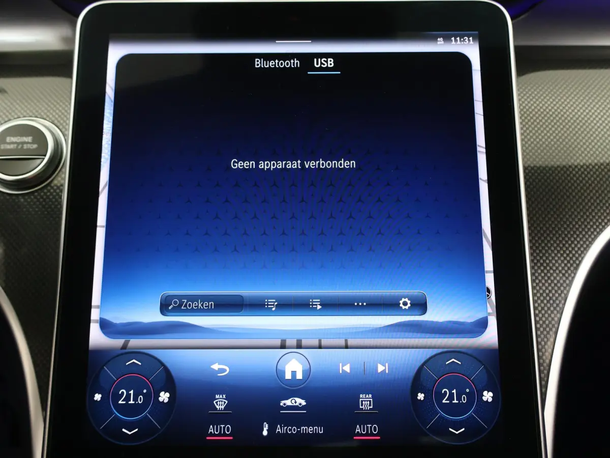 300 e AMG Line | Trekhaak | 360 graden camera | Night | Panoramadak | Digital Light | Memory stoelen |