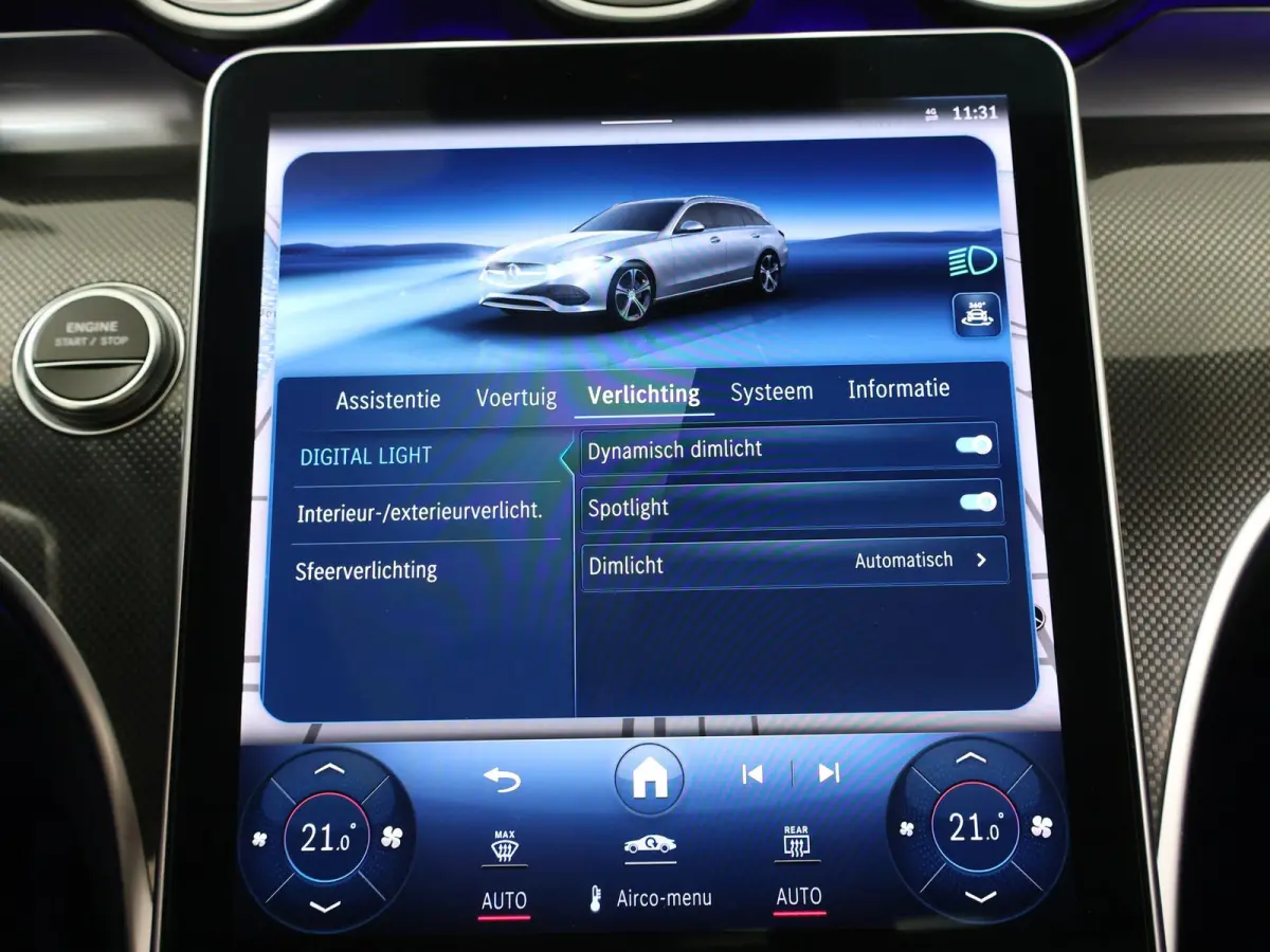 300 e AMG Line | Trekhaak | 360 graden camera | Night | Panoramadak | Digital Light | Memory stoelen |