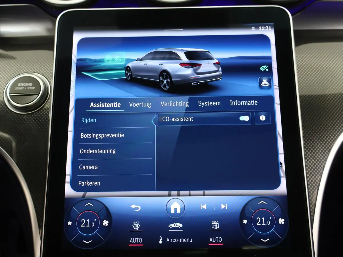 300 e AMG Line | Trekhaak | 360 graden camera | Night | Panoramadak | Digital Light | Memory stoelen |