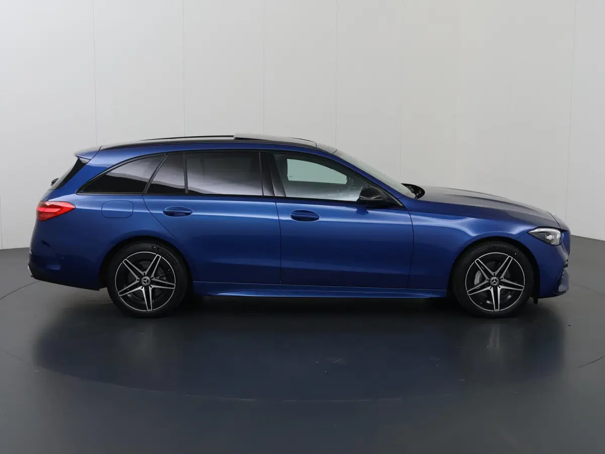 300 e AMG Line | Trekhaak | 360 graden camera | Night | Panoramadak | Digital Light | Memory stoelen |