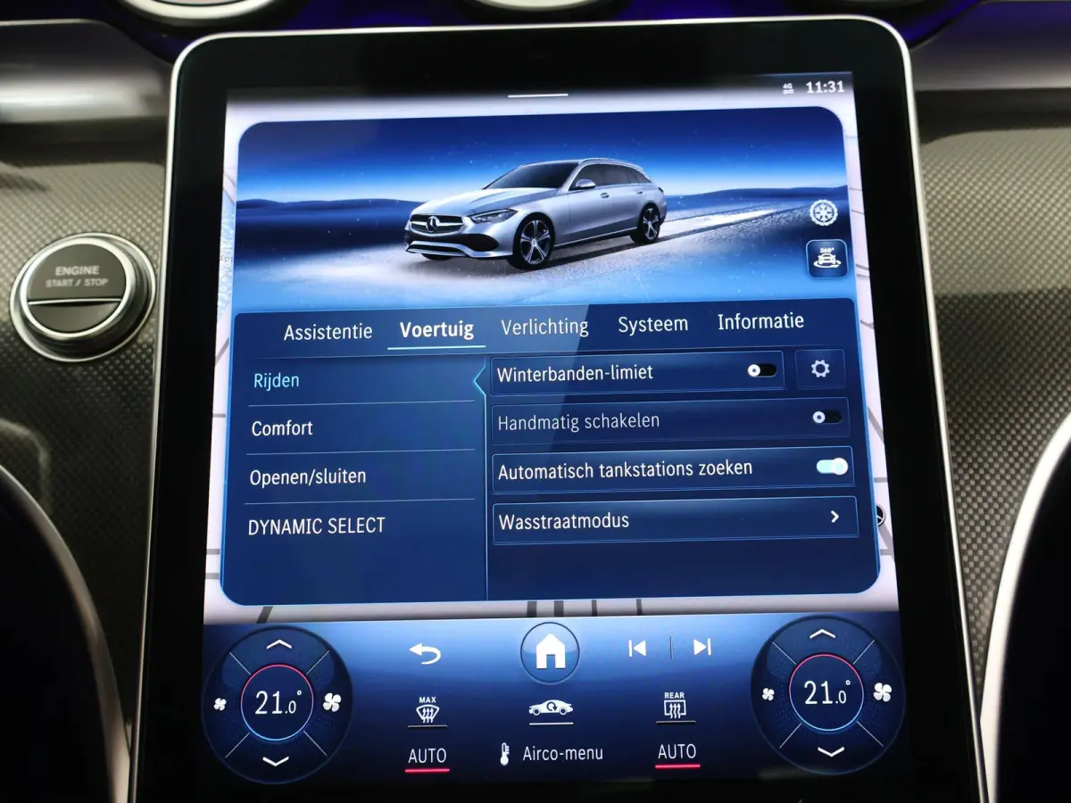 300 e AMG Line | Trekhaak | 360 graden camera | Night | Panoramadak | Digital Light | Memory stoelen |