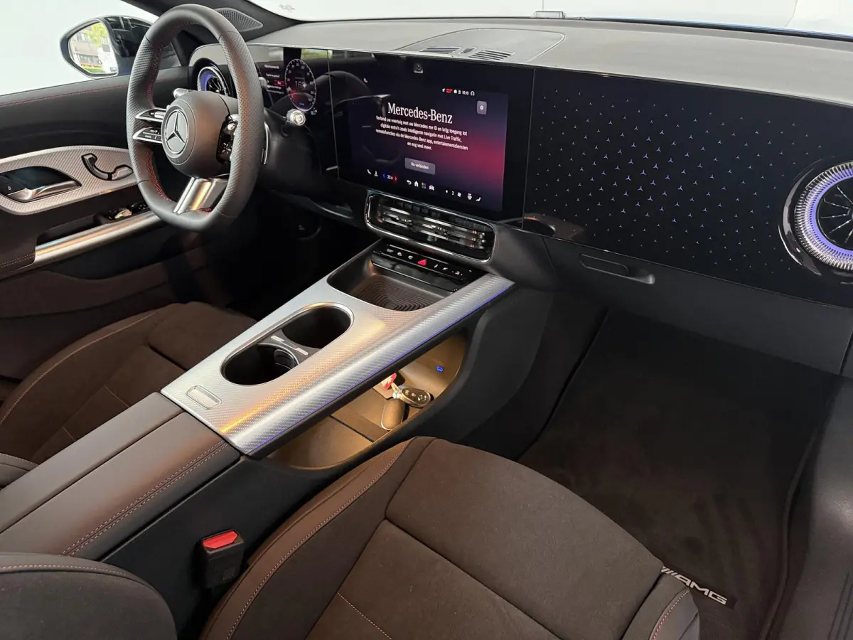 250+ Business Solution AMG 85.5 kWh | Nightpakket | Memorypakket | Panoramadak | Dodehoekassistent | Spiegelpakket |  |