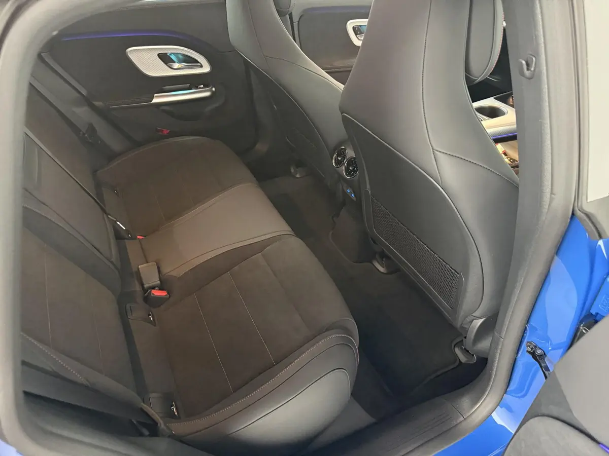 250+ Business Solution AMG 85.5 kWh | Nightpakket | Memorypakket | Panoramadak | Dodehoekassistent | Spiegelpakket |  |