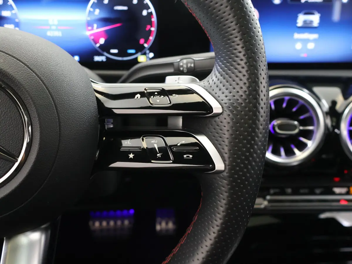 180 Business Solution AMG | Night pakket | Panoramadak |