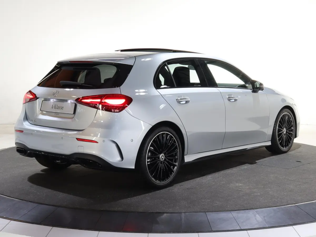 180 Business Solution AMG | Panoramaschuifdak | AMG Line Plus pakket | 19”AMG-velgen | Head-up display | Dodehoekassistent |