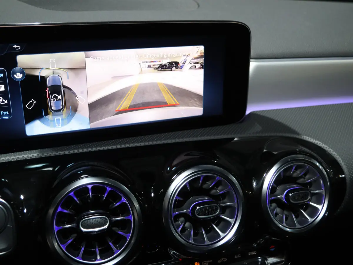 180 Business Solution AMG | Panoramaschuifdak | AMG Line Plus pakket | 19”AMG-velgen | Head-up display | Dodehoekassistent |