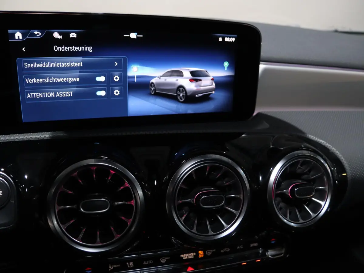 180 Business Solution AMG | Panoramaschuifdak | AMG Line Plus pakket | 19”AMG-velgen | Head-up display | Dodehoekassistent |
