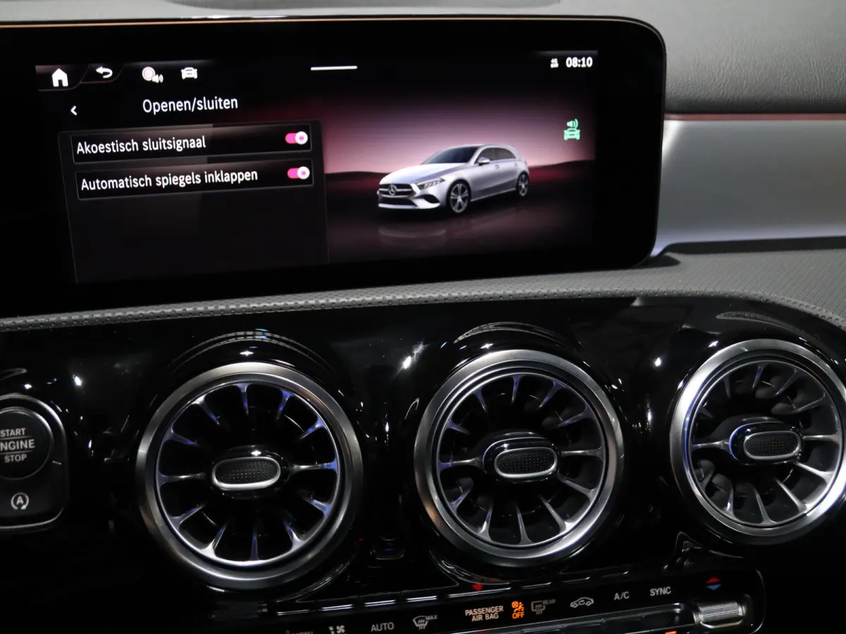 180 Business Solution AMG | Panoramaschuifdak | AMG Line Plus pakket | 19”AMG-velgen | Head-up display | Dodehoekassistent |