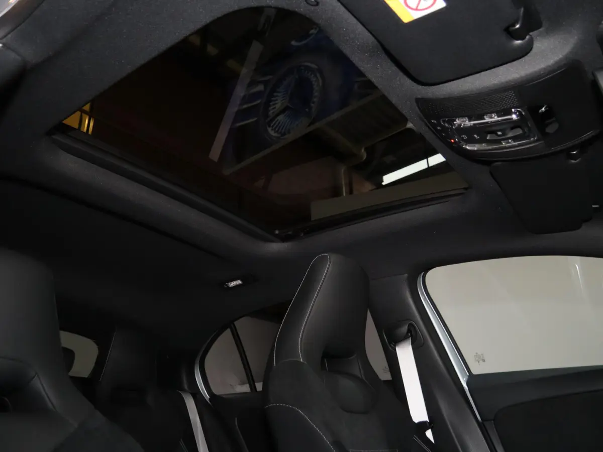 180 Business Solution AMG | Panoramaschuifdak | AMG Line Plus pakket | 19”AMG-velgen | Head-up display | Dodehoekassistent |