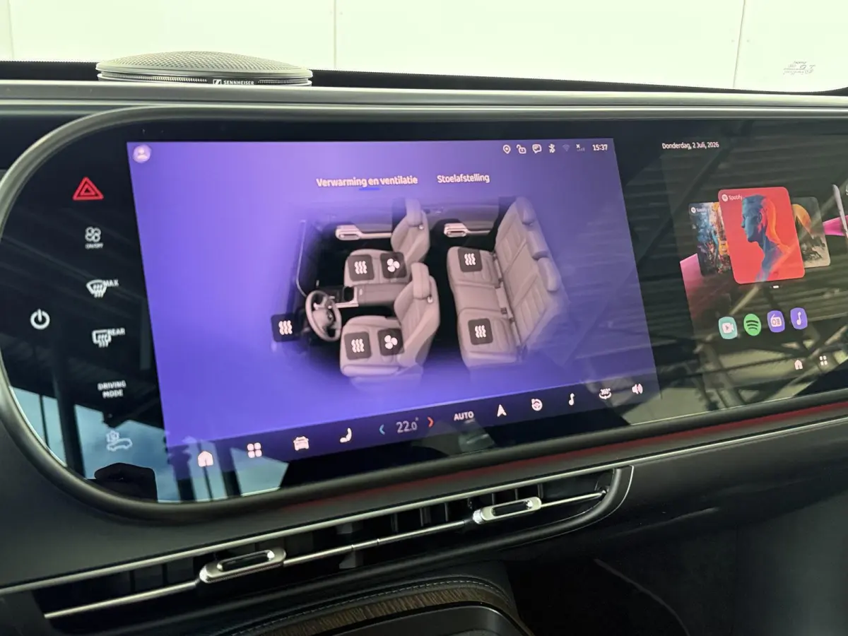 Premium 100 kWh | Warmtepomp | Sennheiser Audio | Head-Up Display | 3e Display voor bijrijder | Stoelverwarming voor en achter | Drive Pilot |