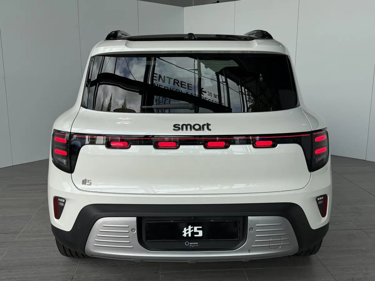 Premium 100 kWh | Warmtepomp | Sennheiser Audio | Head-Up Display | 3e Display voor bijrijder | Stoelverwarming voor en achter | Drive Pilot |