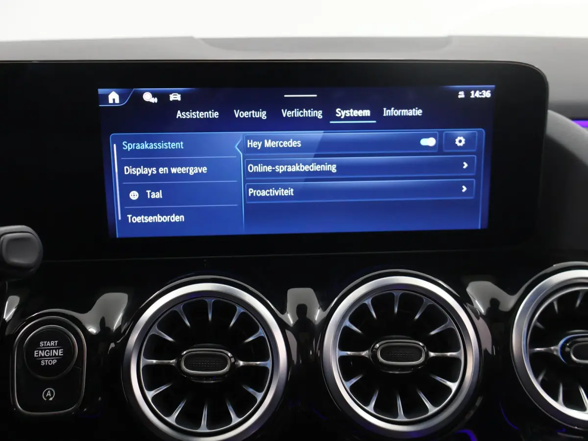 180 Star Edition Luxury Line | Keyless | Achteruitrijcamera | Panoramadak | Stoelverwarming | Afneembare Trekhaak