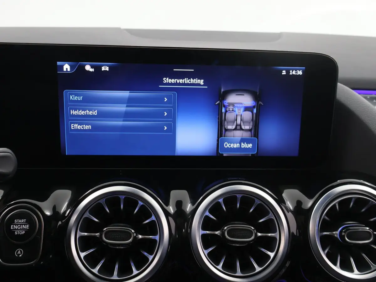 180 Star Edition Luxury Line | Keyless | Achteruitrijcamera | Panoramadak | Stoelverwarming | Afneembare Trekhaak