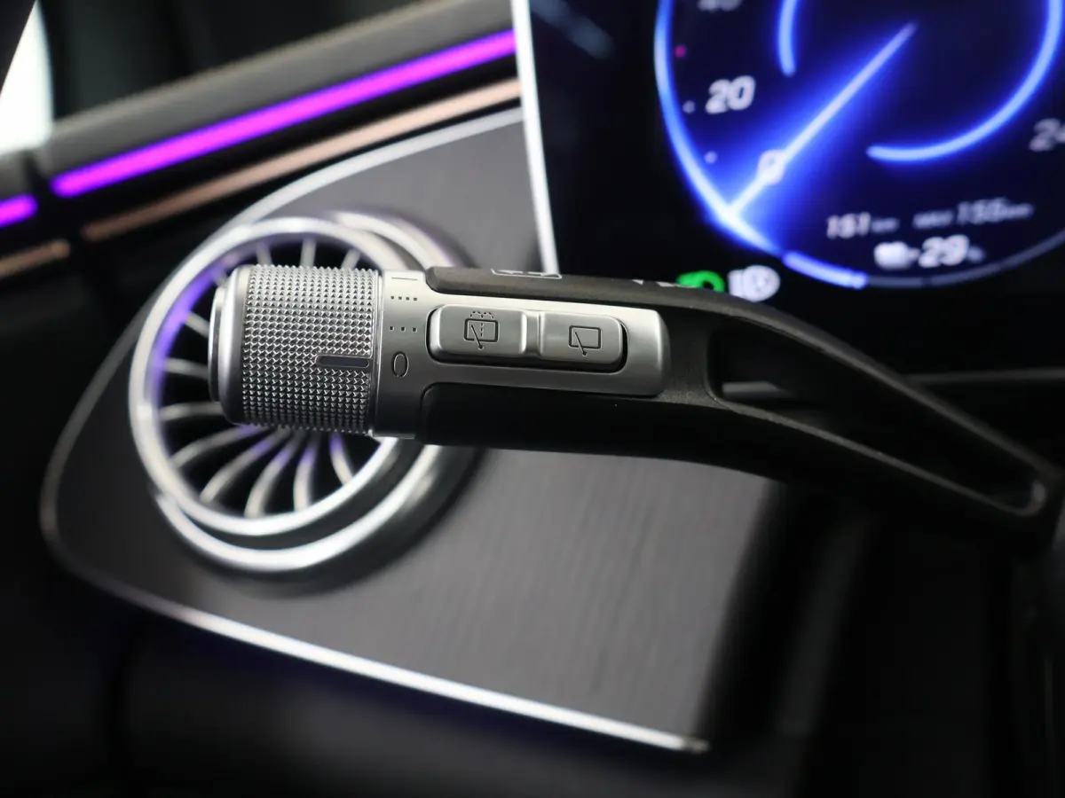 450 4MATIC 108 kWh AMG Line | Nieuwprijs € 150.752 | Premium Plus Pakket | Panoramaschuifdak | Akoestiekcomfortpakket | Massagestoelen | Trekhaak | Softclose | Verwarmde Voorruit |