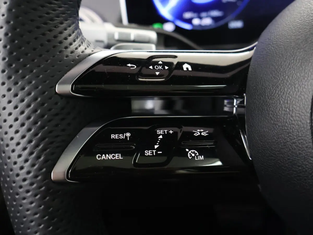 450 4MATIC 108 kWh AMG Line | Nieuwprijs € 150.752 | Premium Plus Pakket | Panoramaschuifdak | Akoestiekcomfortpakket | Massagestoelen | Trekhaak | Softclose | Verwarmde Voorruit |
