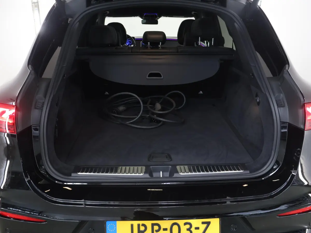 450 4MATIC 108 kWh AMG Line | Nieuwprijs € 150.752 | Premium Plus Pakket | Panoramaschuifdak | Akoestiekcomfortpakket | Massagestoelen | Trekhaak | Softclose | Verwarmde Voorruit |