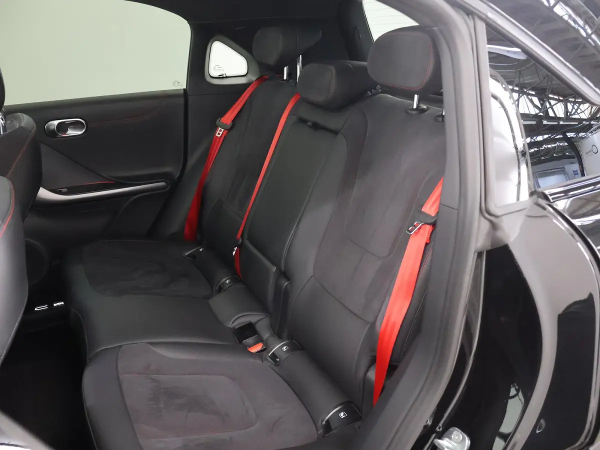 BRABUS 66 kWh | Panoramadak | HUD | Keyless entry | 360 Camera | Memory | Drive Pilot | 428 PK! |